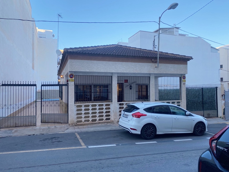 VILLA INDIVIDUAL EN PLENO CENTRO