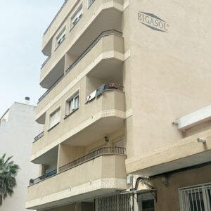PISO AMPLIO, CÉNTRICO, TORREVIEJA